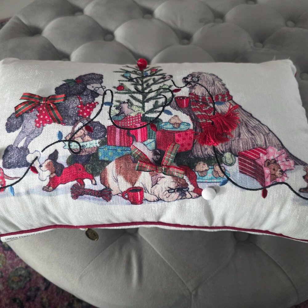 Pier 1 Light-Up Christmas Pillow – Dogs Decorating Tree – New With Tags